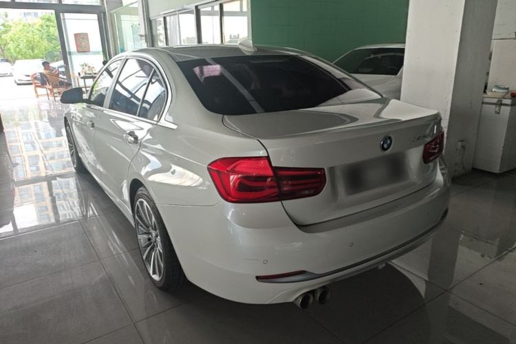 BMW 3 Series 2018 car image #5