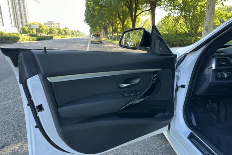 BMW 3 Series GT 2021 car image #22