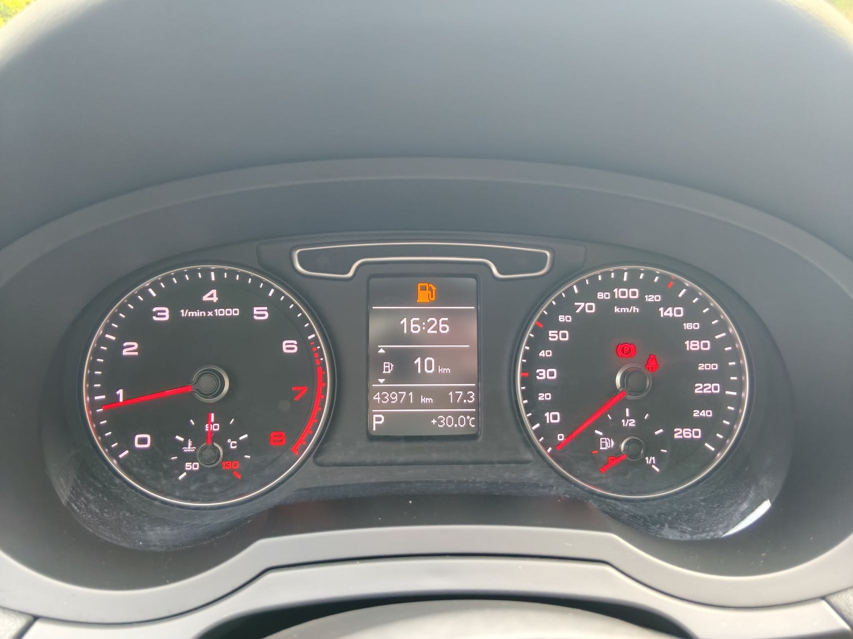 Audi Q3 2016 #9 Audi Q3 2016 car image #9
