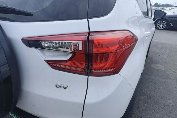 BYD Yuan New Energy 2020 car image #8