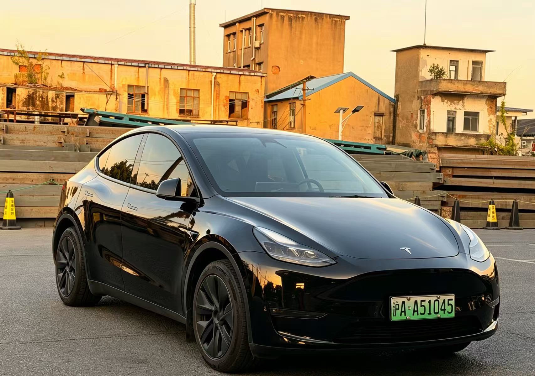Tesla Model Y 2024 #3 Tesla Model Y 2024 صورة سيارة #3