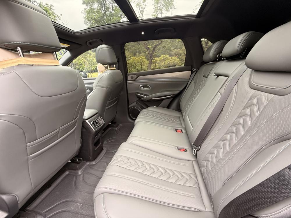 BYD SongL DM-i 2025 car image #9