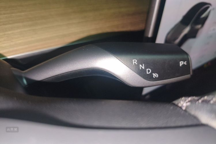 Tesla Model Y 2023 #16 Tesla Model Y 2023 car image #16