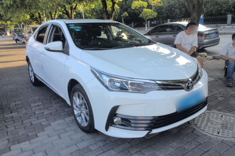 Toyota Corolla 2017 #4 Toyota Corolla 2017 car image #4