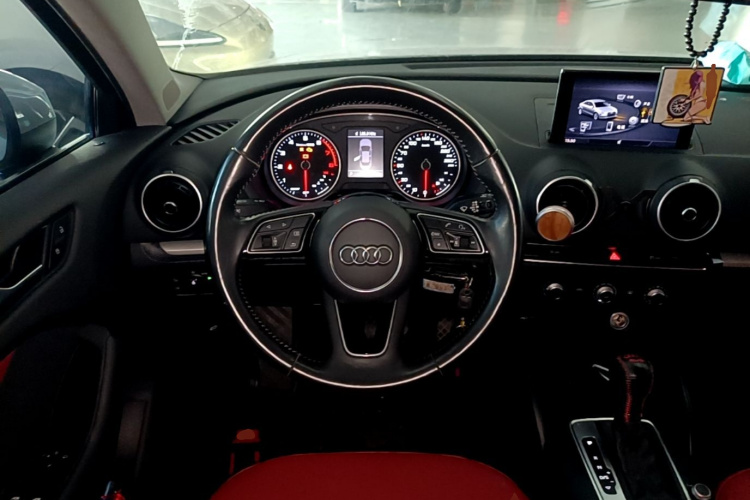 Audi A3 2019 immagine di auto #11