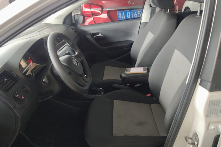 Volkswagen Polo 2017 car image #19