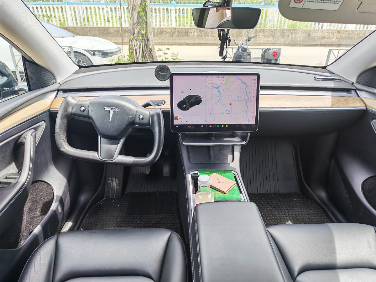 Tesla Model Y 2021 #10 Tesla Model Y 2021 car image #10