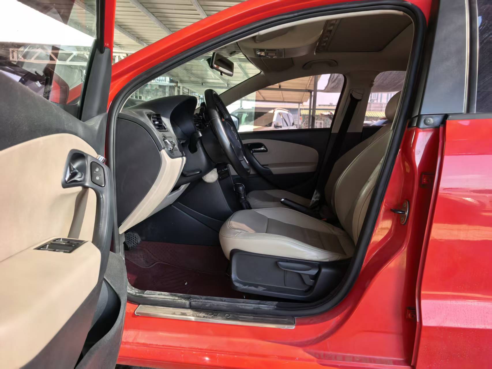 Volkswagen Polo 2014 car image 