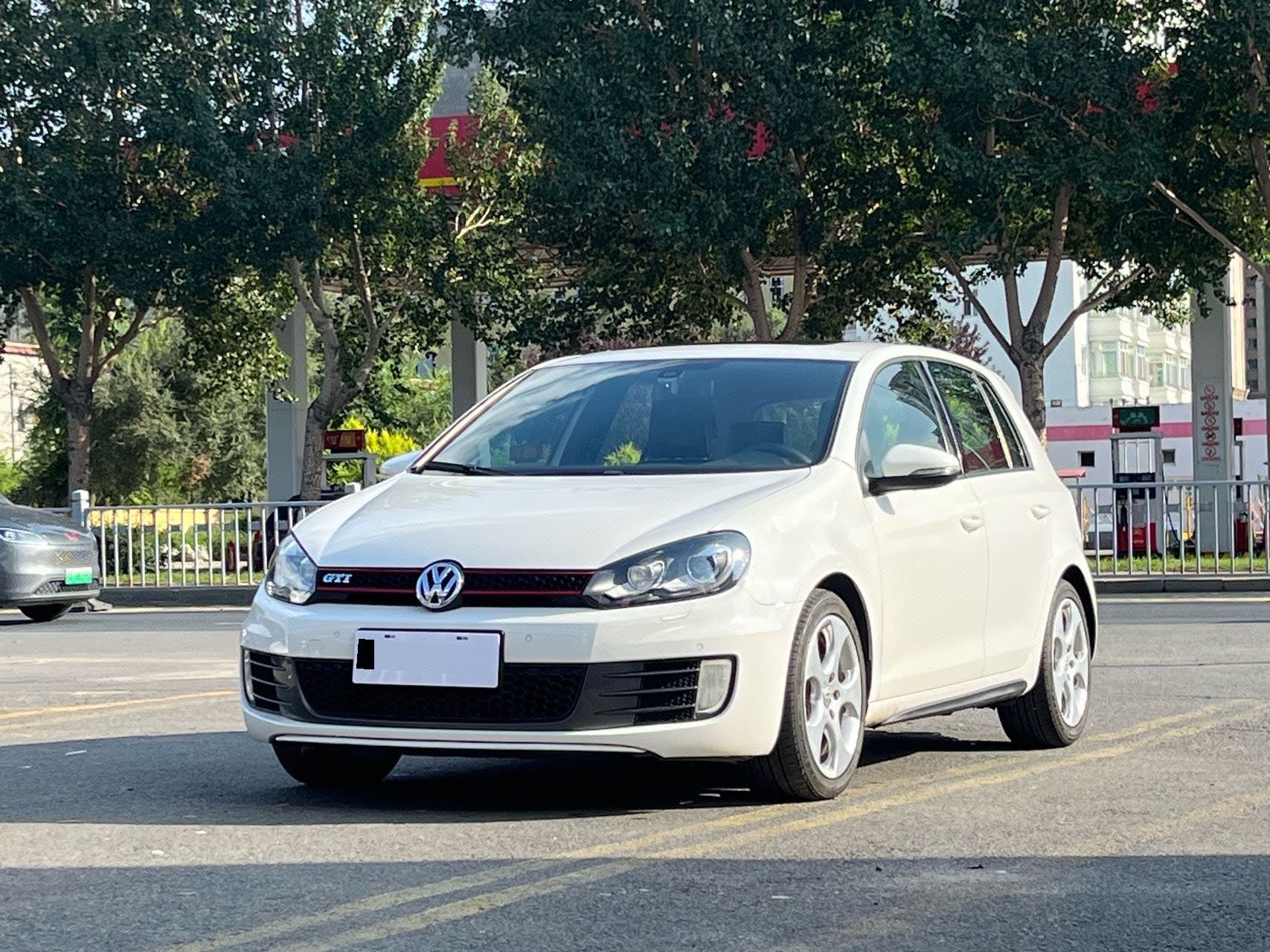 Volkswagen GolfGTI 2010 Volkswagen GolfGTI 2010 car image