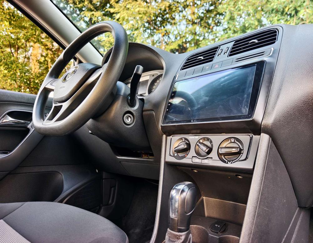 Volkswagen Polo 2017 car image #13