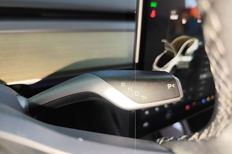 Tesla Model Y 2023 #14 Tesla Model Y 2023 car image #14