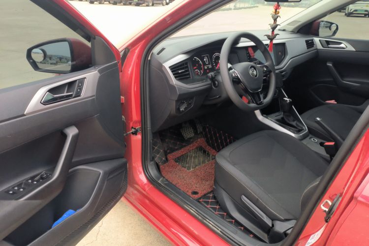 Volkswagen Polo 2021 car image #16