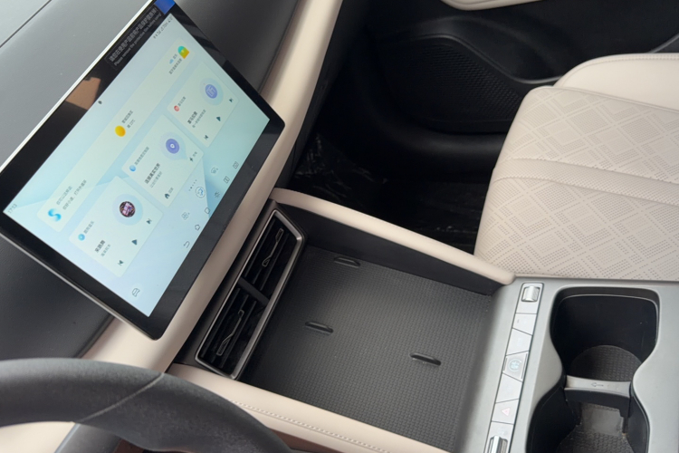 BYD YuanUP 2025 car image #16