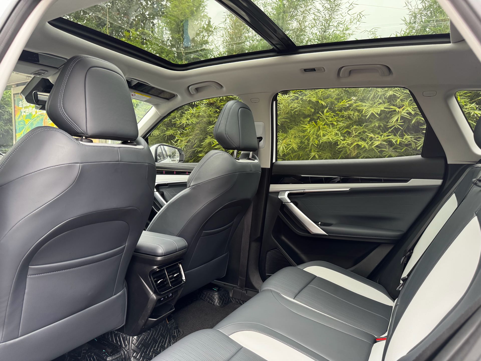 GEELY Boyue L 2024 car image #7