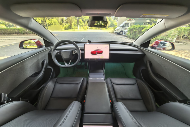 Tesla Model 3 2024 car image #9