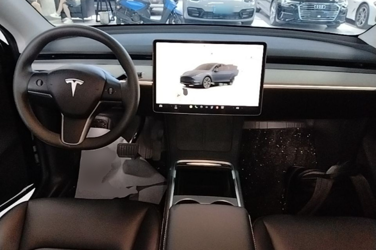 Tesla Model Y 2024 #10 Tesla Model Y 2024 immagine di auto #10