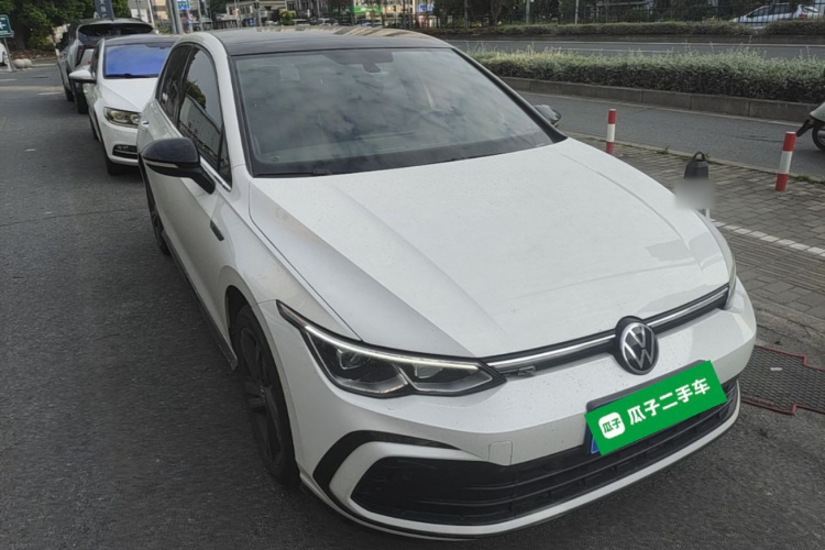 Volkswagen Golf 2024 car image #4