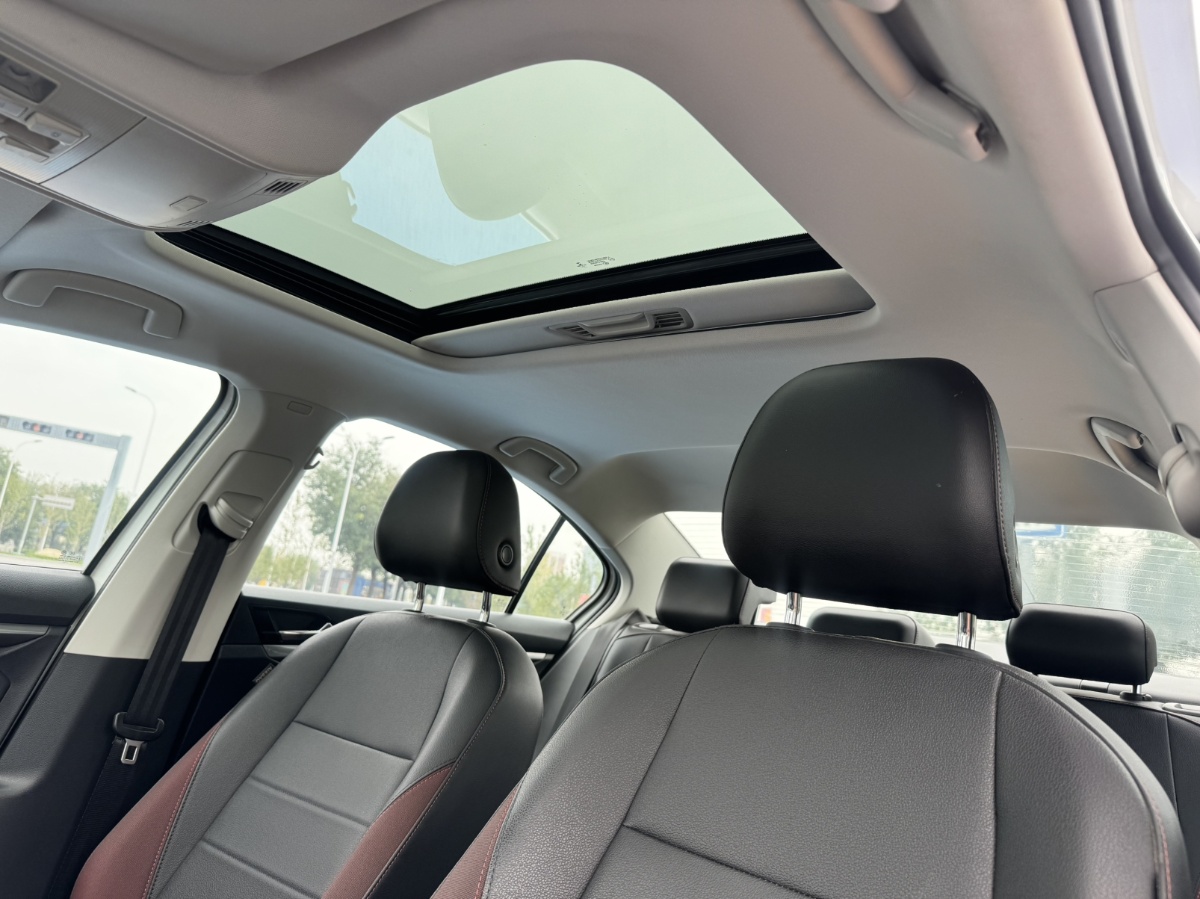Volkswagen Bora 2021 immagine di auto #13