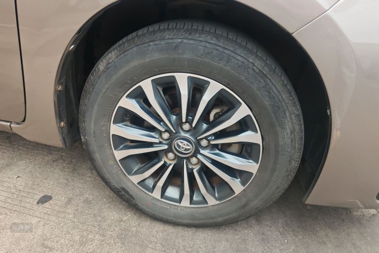 Toyota Corolla 2017 immagine di auto #9