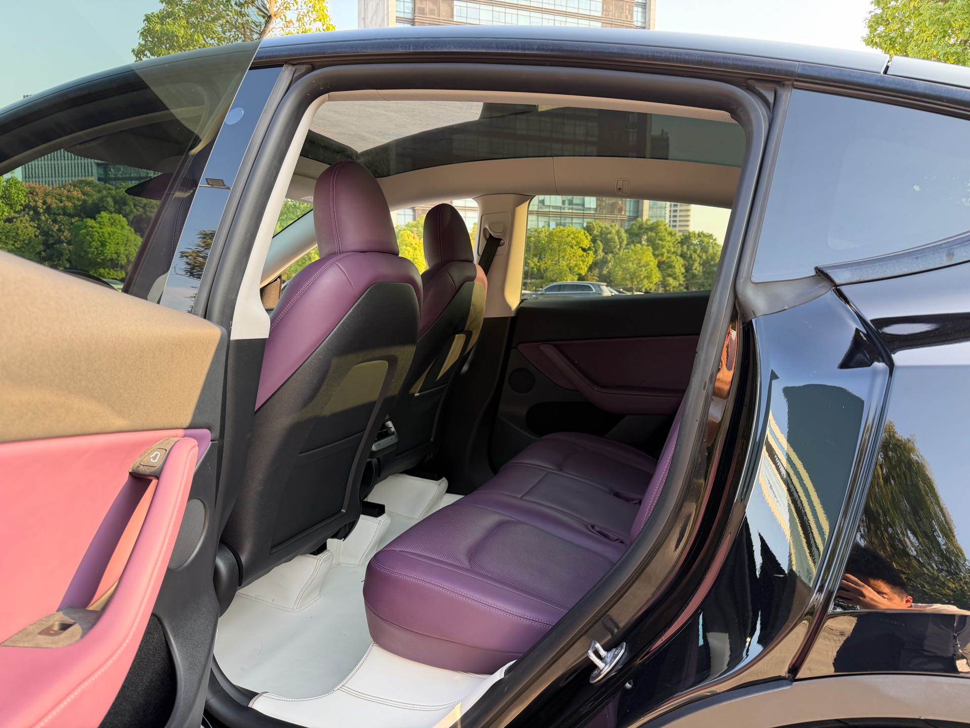 Tesla Model Y 2023 car image #11