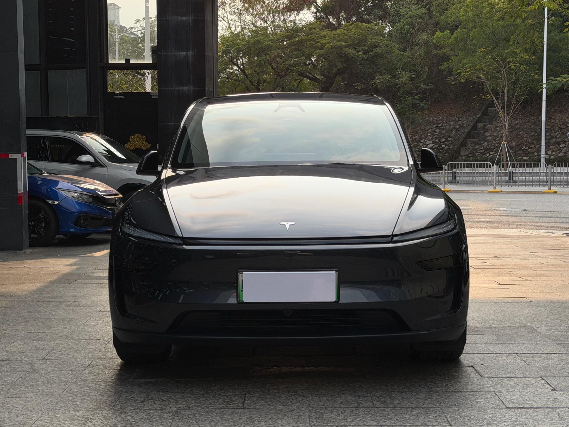 特斯拉 Model Y 2025 汽车图片 #2