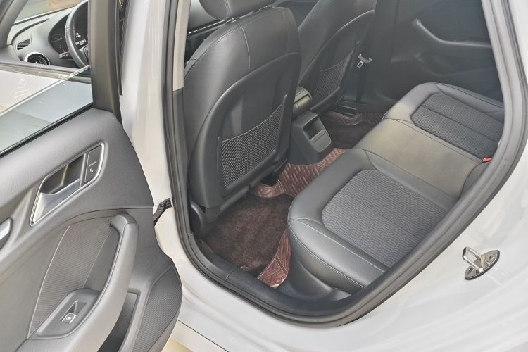 Audi A3 2019 car image #16