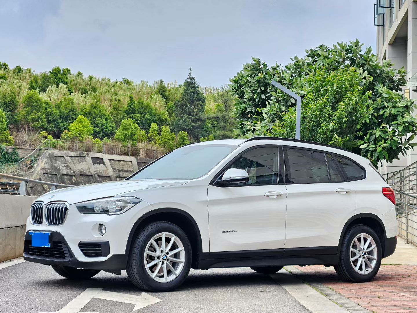 BMW X1 2017 car image 
