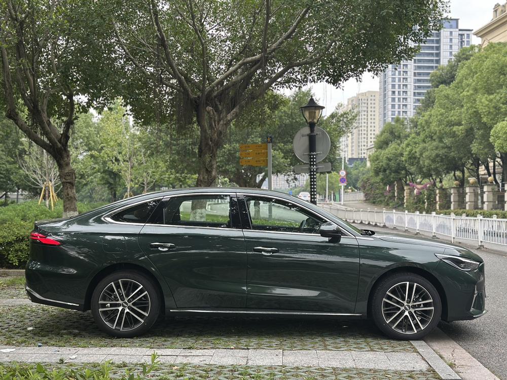 GEELY Emgrand 2025 car image #7