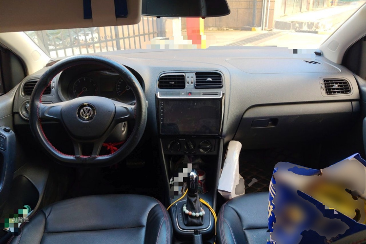 Volkswagen Polo 2018 car image #11