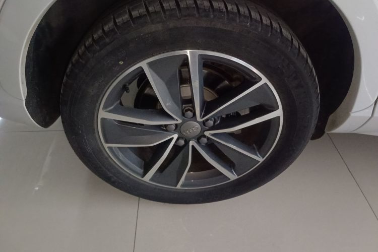 Audi Q3 2019 immagine di auto #10