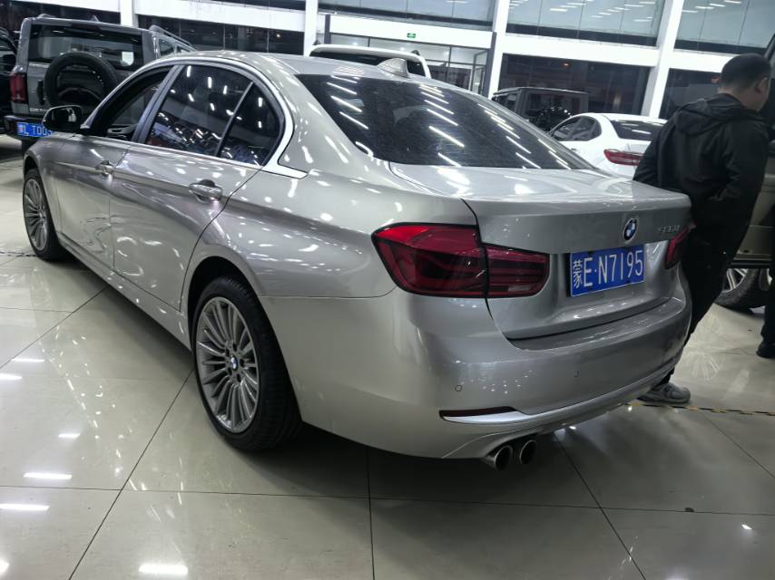 BMW 3 Series 2018 imagem de carro #6