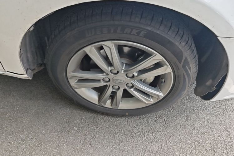 GEELY Emgrand 2017 car image #9