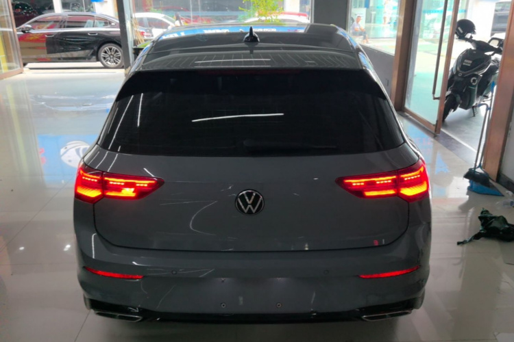 Volkswagen Golf 2022 car image #6