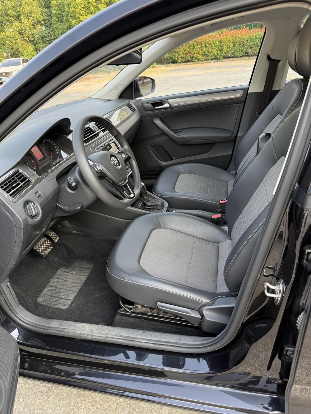 Volkswagen Santana 2021 car image #8