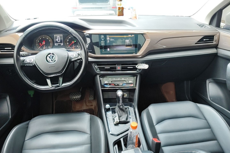 Volkswagen Tharu 2021 car image #10