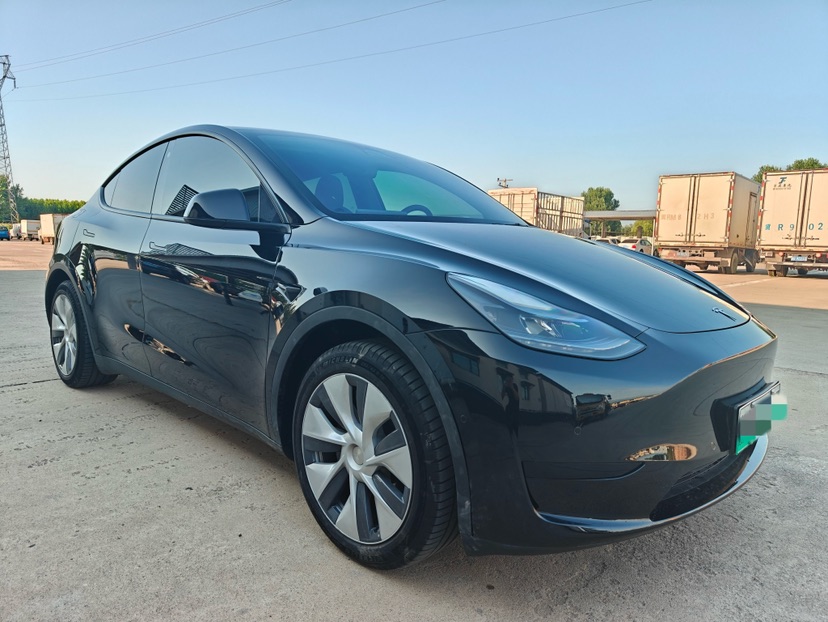 Tesla Model Y 2022 car image #3