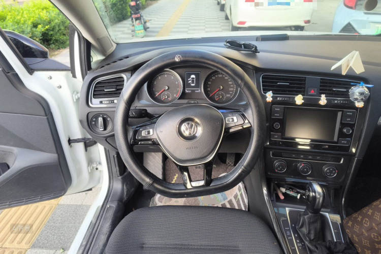 Volkswagen Golf 2018 #12 Volkswagen Golf 2018 car image #12