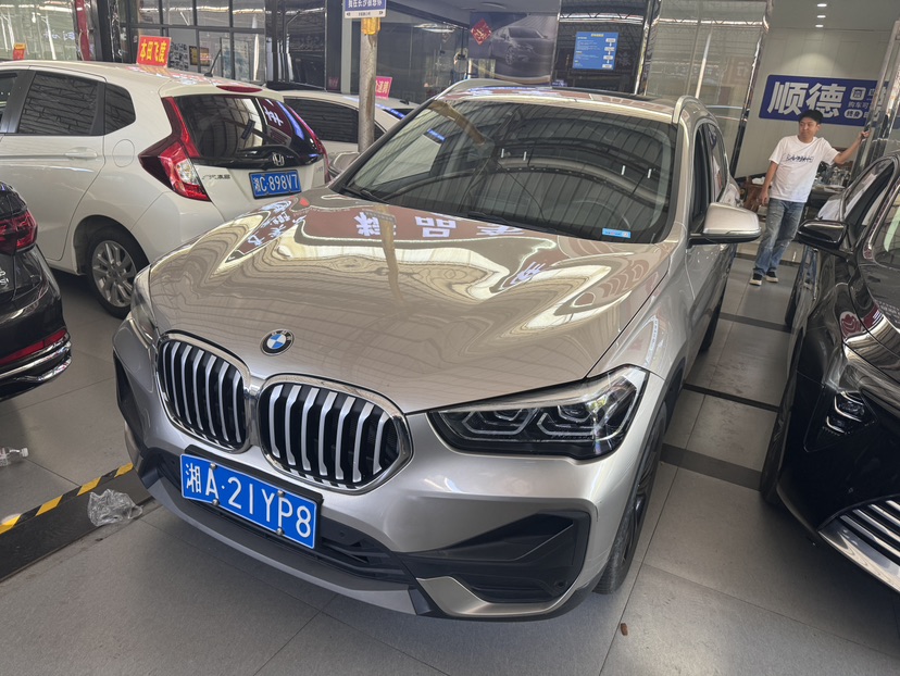 BMW X1 2021 car image 