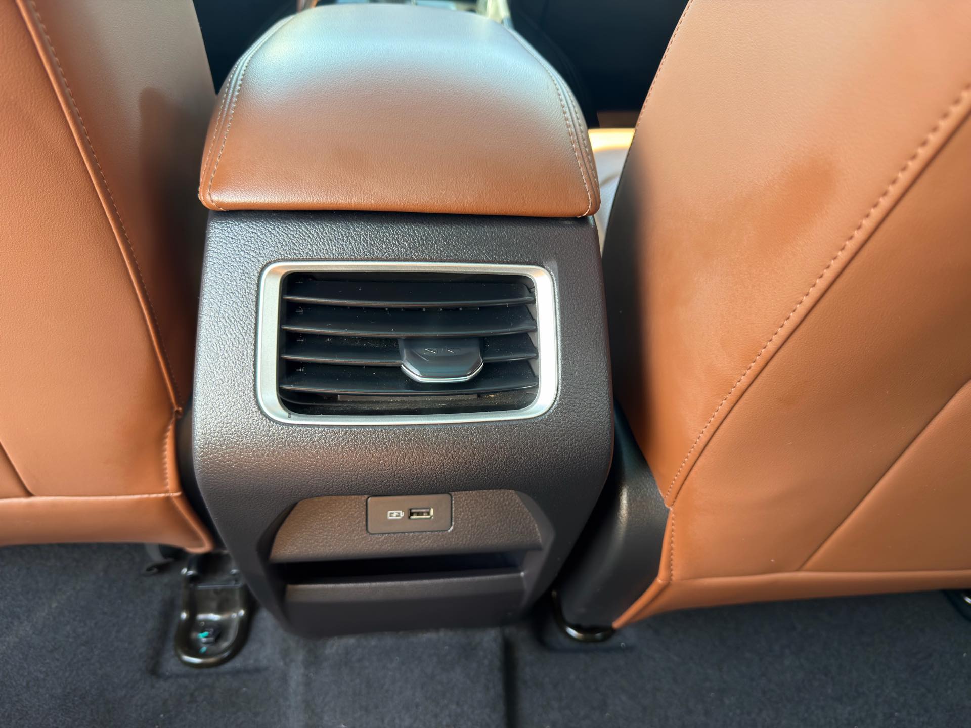 GEELY Vision X6 2023 car image #16