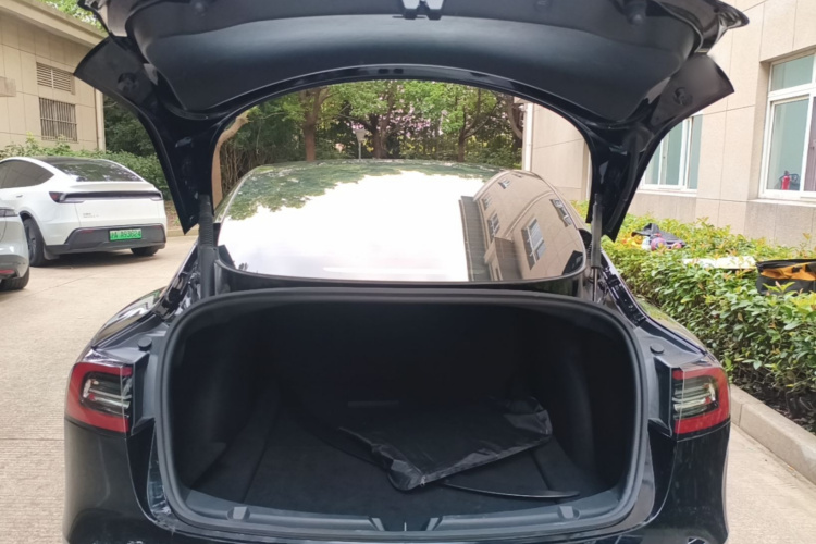 Tesla Model 3 2022 car image #21