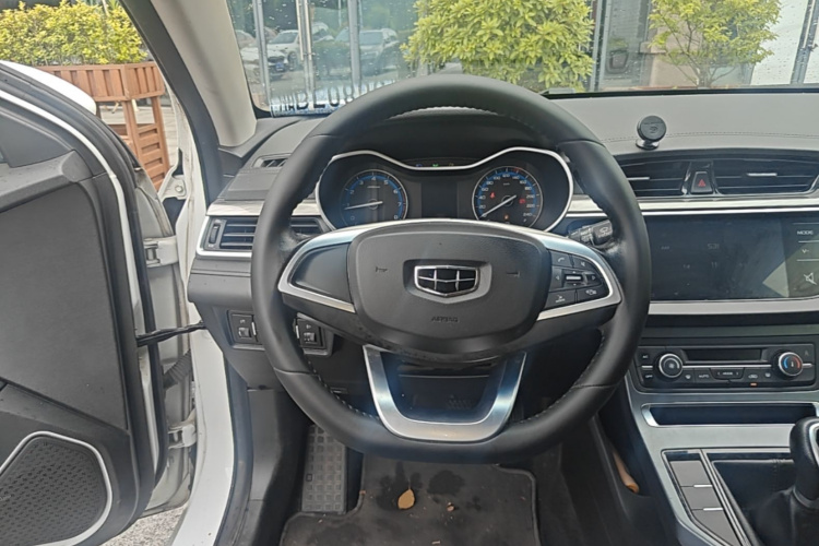 GEELY Emgrand 2019 #11 GEELY Emgrand 2019 car image #11