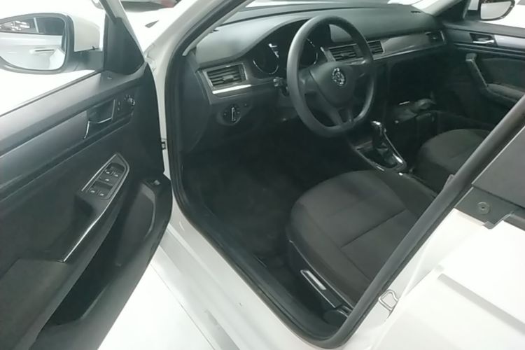 Volkswagen Bora 2020 immagine di auto #16