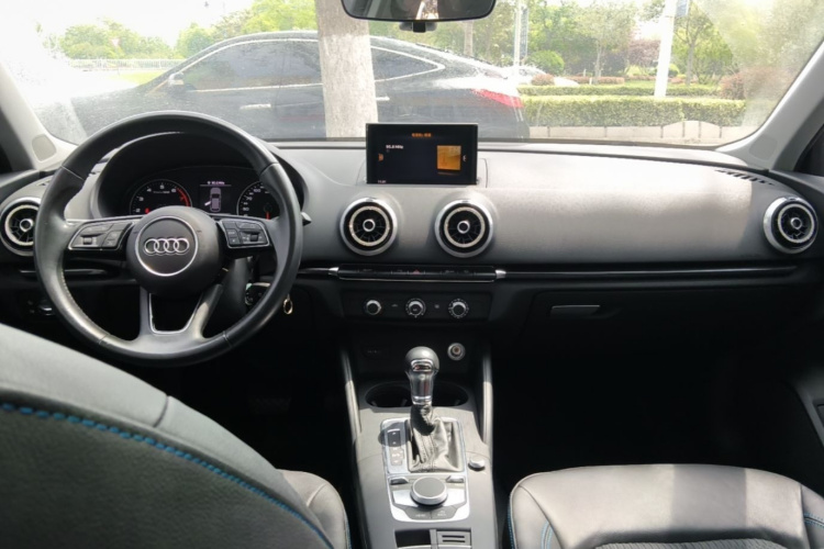 Audi A3 2019 car image #10