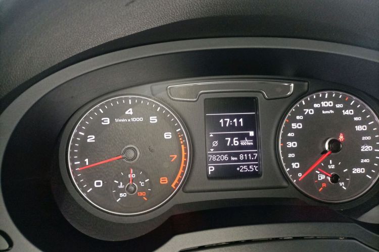 Audi Q3 2018 image de voiture #10