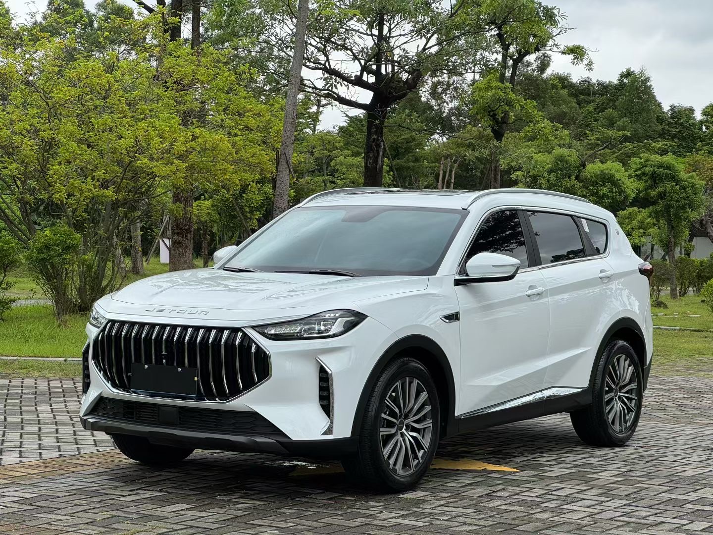 Jetour X70 PLUS 2023 car image 