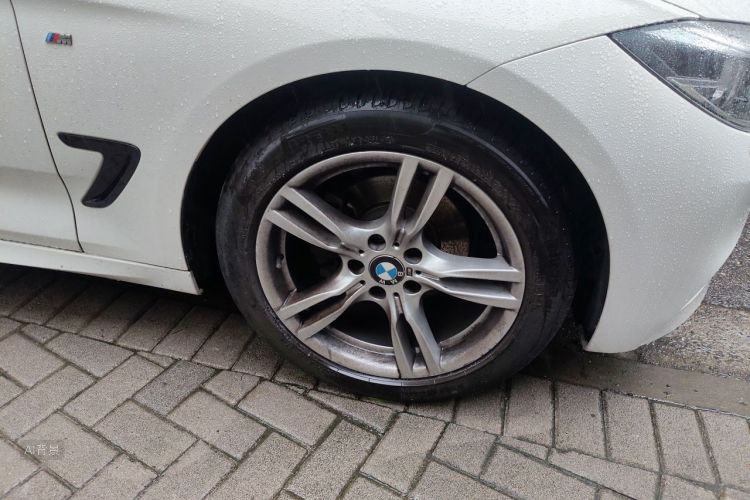 BMW 3 Series GT 2017 صورة سيارة #9