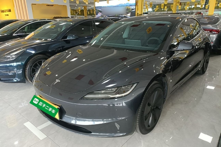 Tesla Model 3 2024 car image #2