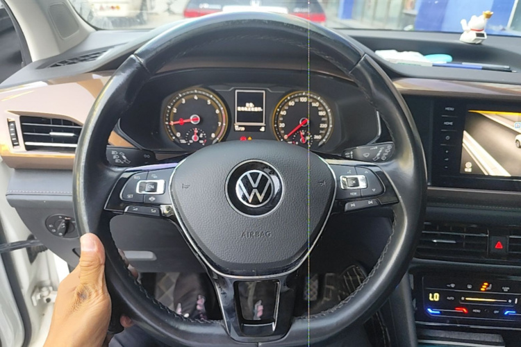 Volkswagen Tharu 2021 car image #15