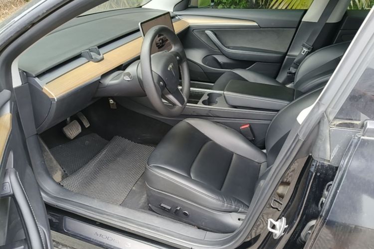 Tesla Model 3 2022 car image #15