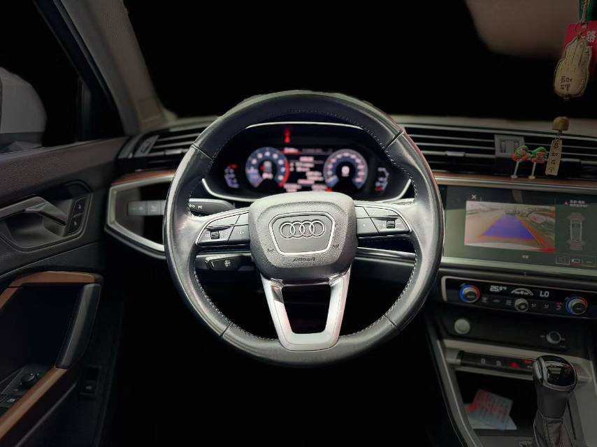 Audi Q3 2019 #8 Audi Q3 2019 car image #8